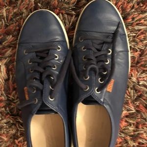 Men’s ECCO Shoes In Navy, Size 44.